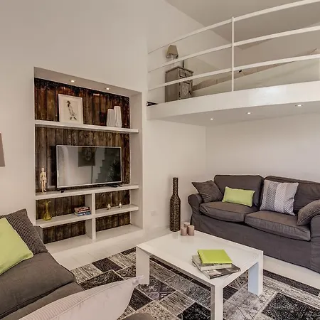דירה Aweshome Spagna White Fair Loft רומא