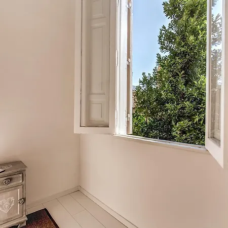 Aweshome Spagna White Fair Loft רומא