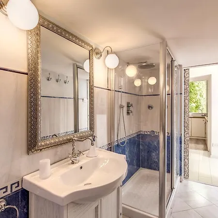 Aweshome Spagna White Fair Loft רומא